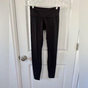 Lulu lemon black align leggings — 28" in seam.